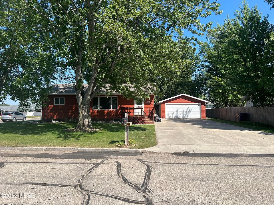 2nd image of 1336 2nd St NE