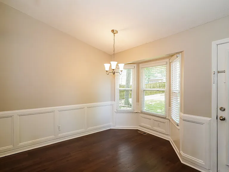 408 Dellwood Dr — Photo 6