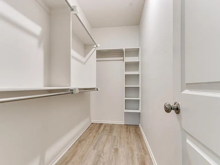 3705 N Divis Ave — Photo 64
