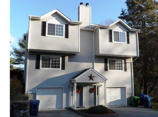 326 Boston Post Rd, Waterford, CT 06385