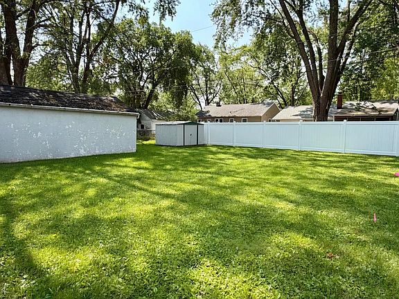3rd image of 521 Cottage Grove Ave