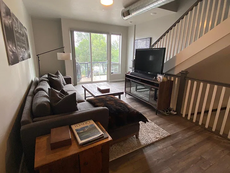 3550 N Prospect Ln — Photo 9