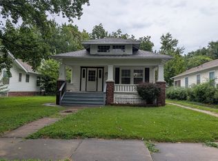 214 SW Broadmoor Ave, Topeka, KS 66606