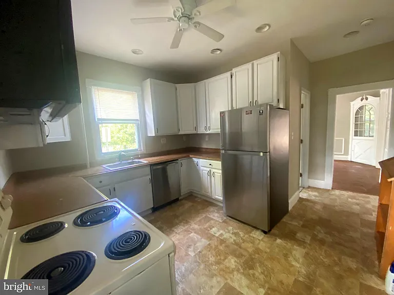 421 E Lake Ave — Photo 6