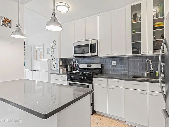 3rd image of 392 Central Park W APT 11A