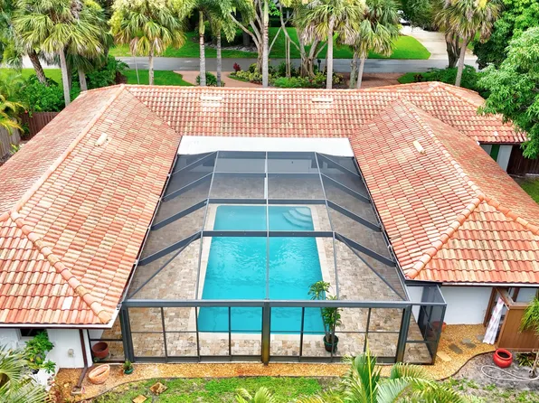 4 Copaire Road, Sewalls Point, FL 34996