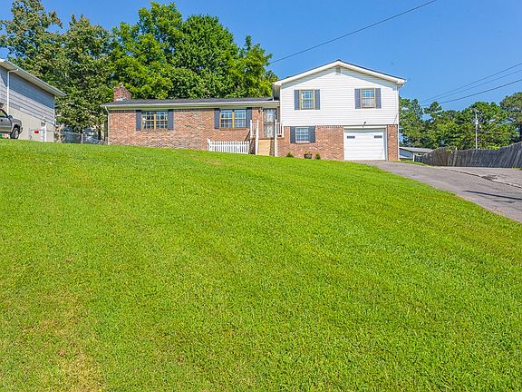 3rd image of 481 Marion Dr