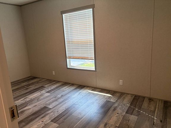 5th image of 219 Caroline Ln