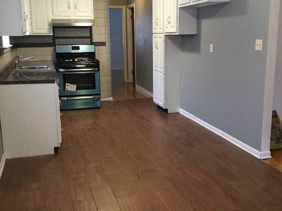 other view of kitchen