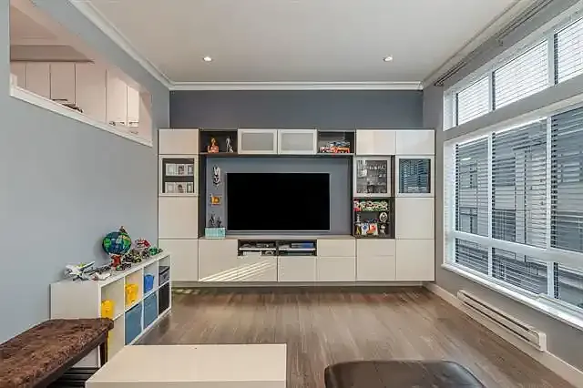 4 bed, 3.5 bath, 2021 sqft, $3,600 — Photo 3