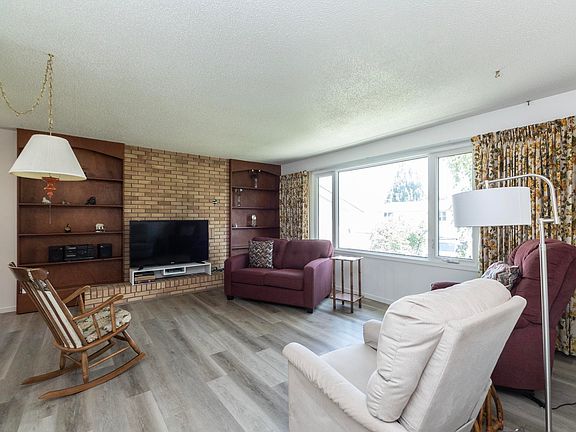 3rd image of 4302 53rd St