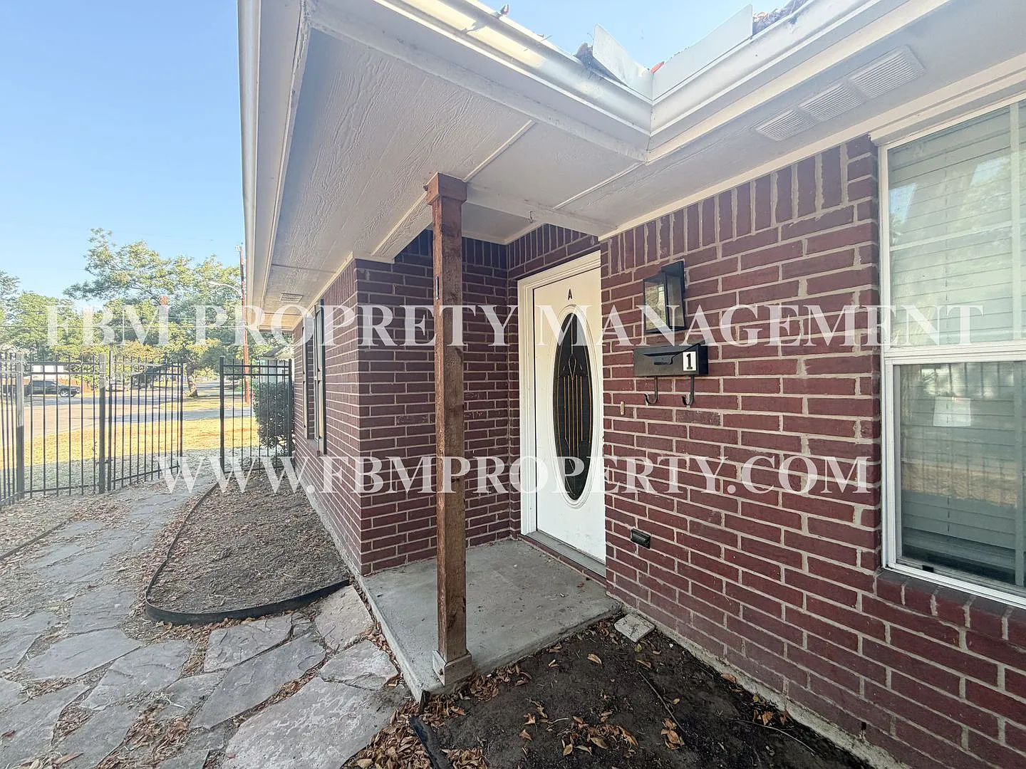 121 N 24th St, Unit 1 - Cozy 2 Bedroom, 1 Bathroom Duplex in Corsicana, TX! — Photo 1