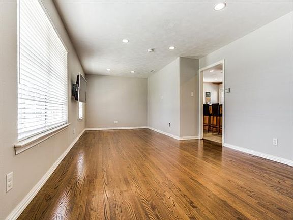 2nd image of 10303 Lakemere Dr
