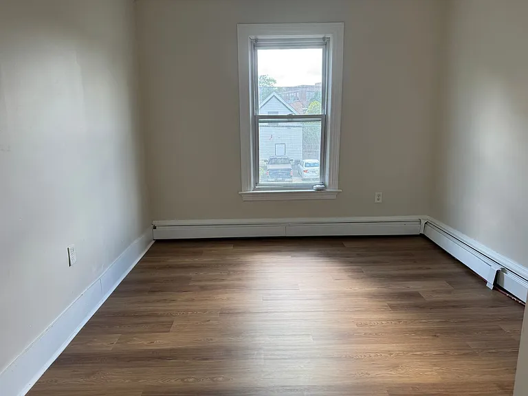 986 Smith St — Photo 8