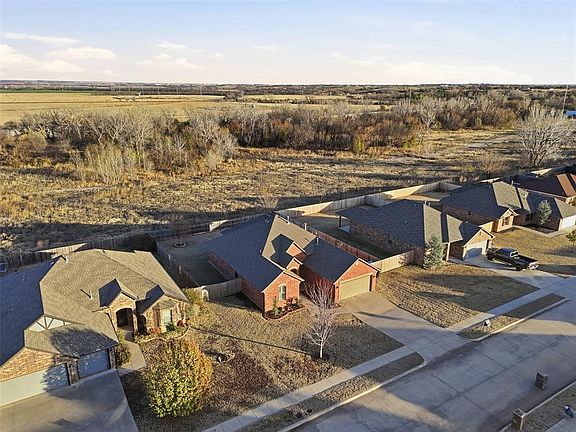 2nd image of 3009 Alli Cir