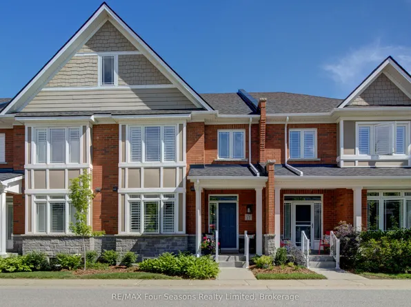 17 Collship Ln, Collingwood, ON L9Y 0J6