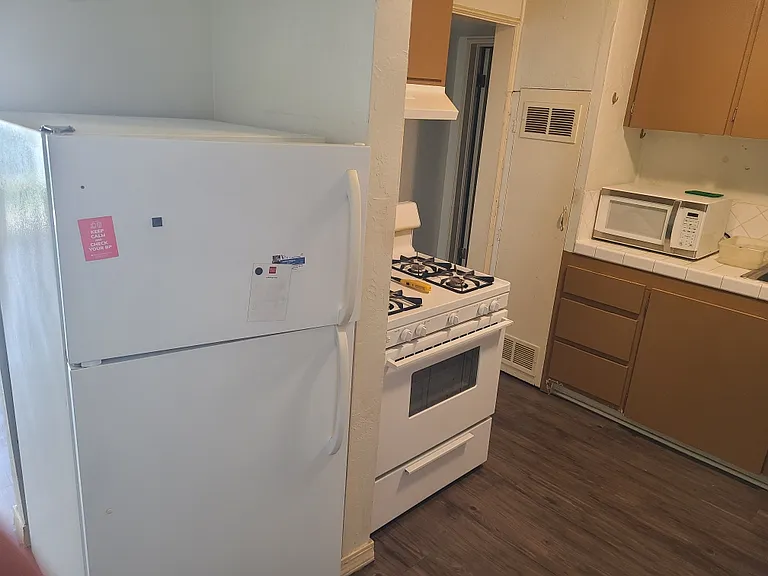 701 W Yandell Dr #4-1 — Photo 6