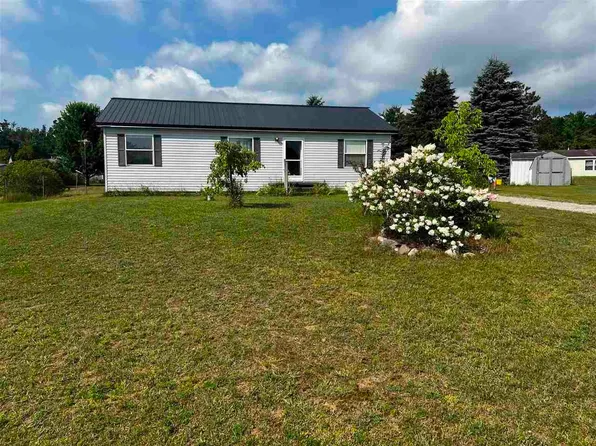 7072 North Ct, Alanson, MI 49706