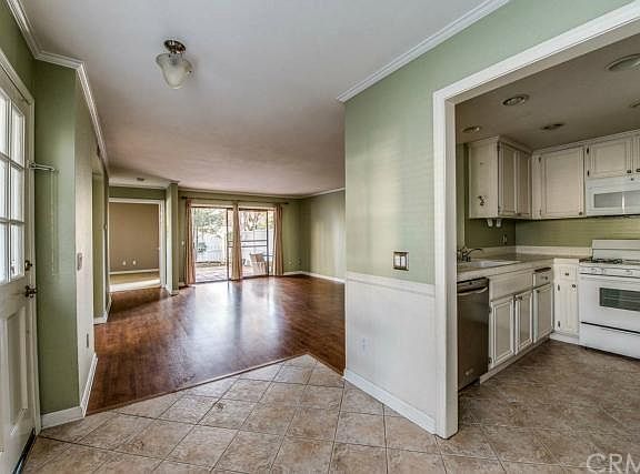 5th image of 22 Laurel Ln