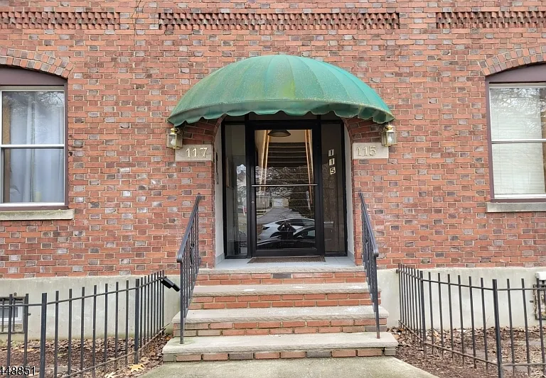 117 Forest St #2L — Photo 1