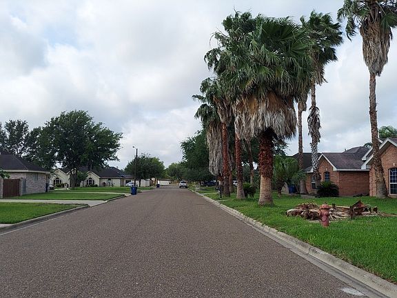 5th image of 409 Manhattan Cir