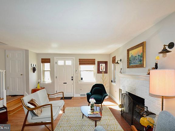 5th image of 701 Bashford La