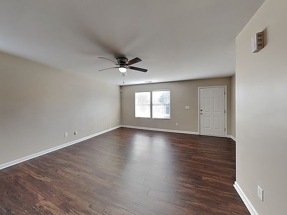 4th image of 142 W Cavendish Dr