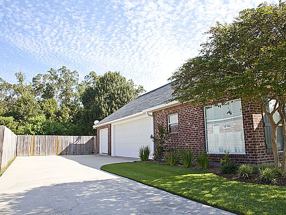 2nd image of 8081 Versailles Ave