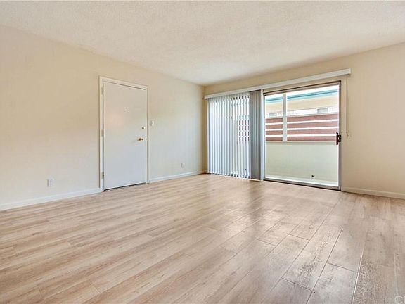 3rd image of 1040 Euclid St APT 9