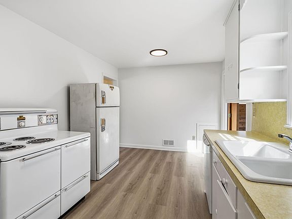 4th image of 5537 Zenith Ave S