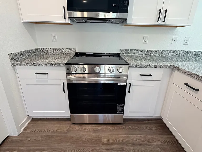 2590 Aaron Pl — Photo 9