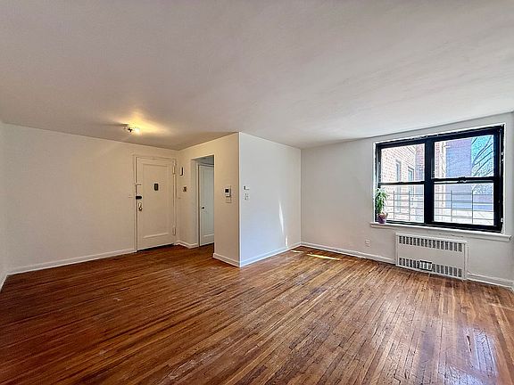 3rd image of 112-50 Northern Blvd #1A