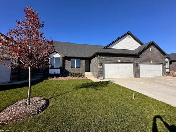 26161 Juliagrove Ln #12, New Baltimore, MI 48051