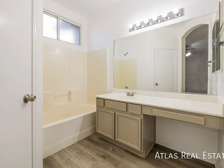 3810 E Waterman St — Photo 10