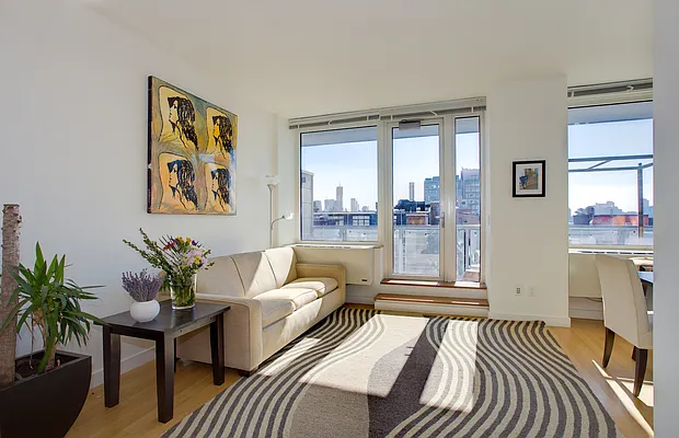 Rented by Related Sales | media 34