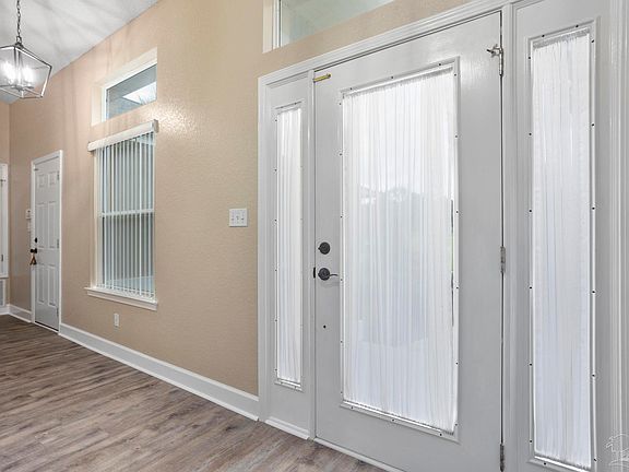 5th image of 1451 Country Hills Dr