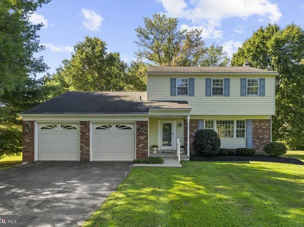 869 Laurel Ln, Harleysville, PA 19438