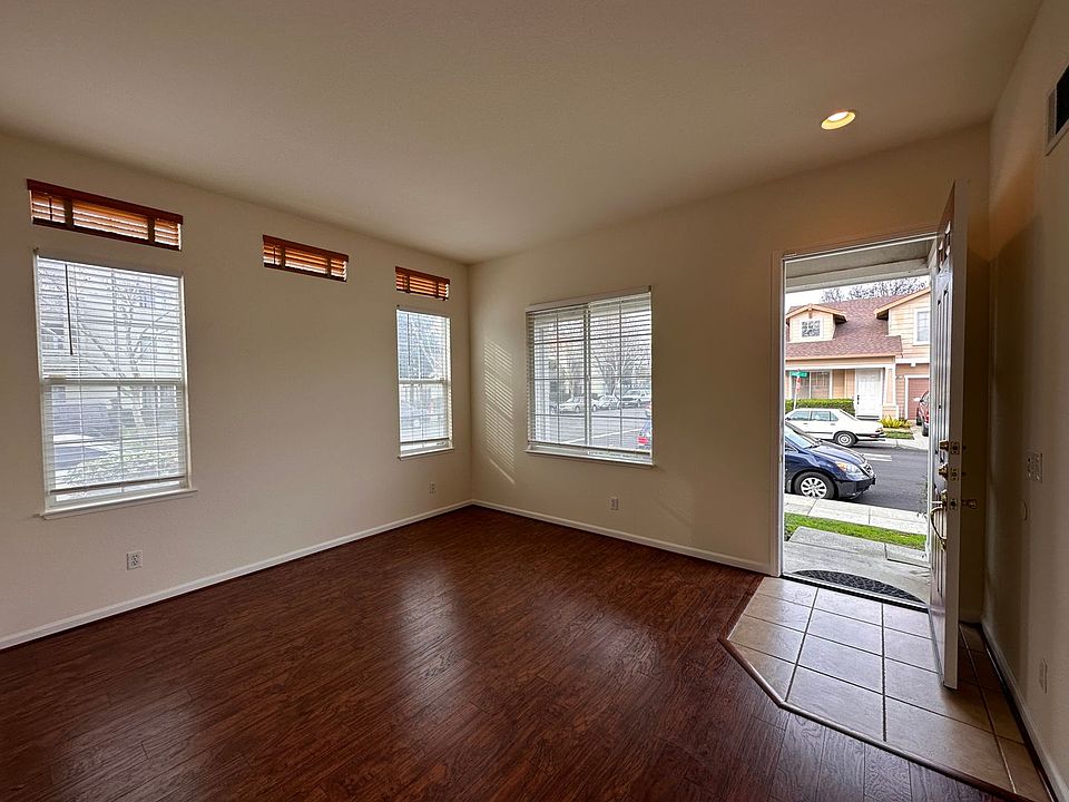 1st image of 908 Gates St