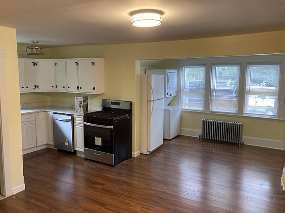 Kitchen & Dining