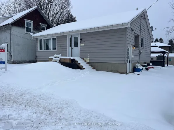 27 Margaret St, Pt Hope, ON L1A 1Y4