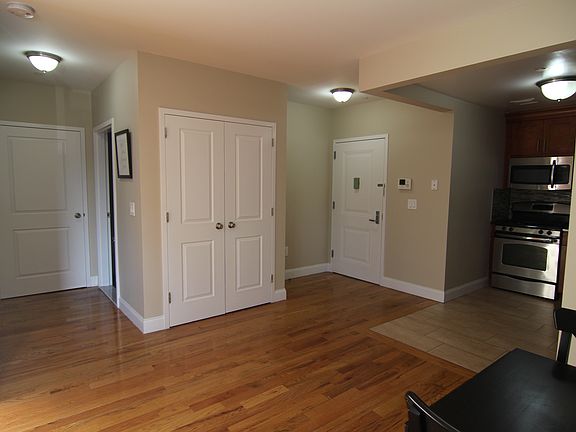 2nd image of 20-12 31st St #2I