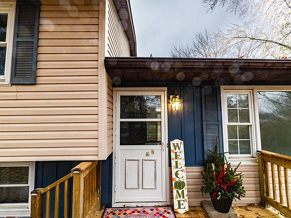 2nd image of 35399 Margurite Ln