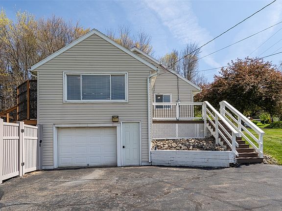 3rd image of 1007 Willowbrook Rd