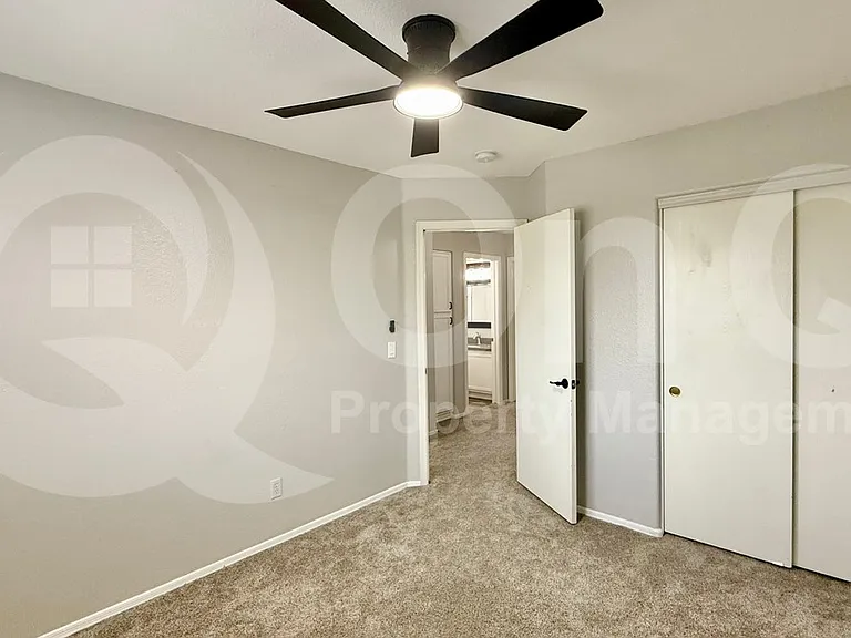 3610 N 106th Ave — Photo 15
