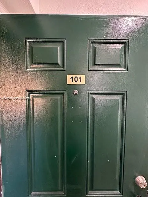 Building Photo - 1015 NW 45th Ave #101