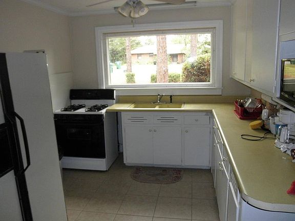 4th image of 162 Woodlawn Dr