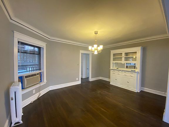 4th image of 707 W Oakdale Ave #1