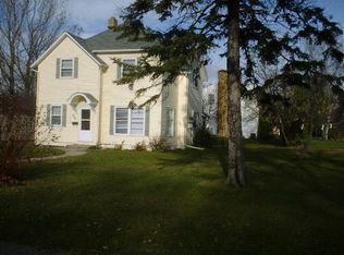 425 E Ross Ave, Warren, MN 56762