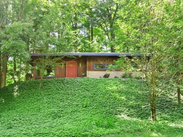 234 Lee Rd, Lenox, MA 01240