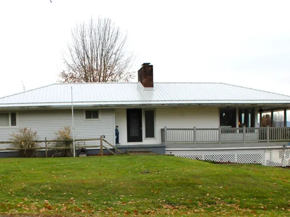 95 Northgate Dr, New Martinsville, WV 26155